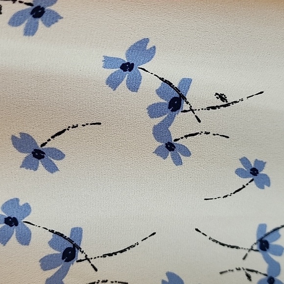 Sienna Sky Floral top - Picture 2 of 5